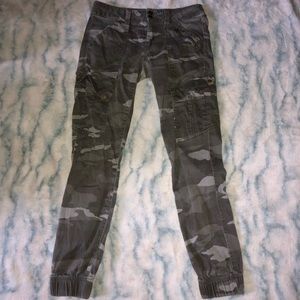 Camo Cropped Jogger Style Pants